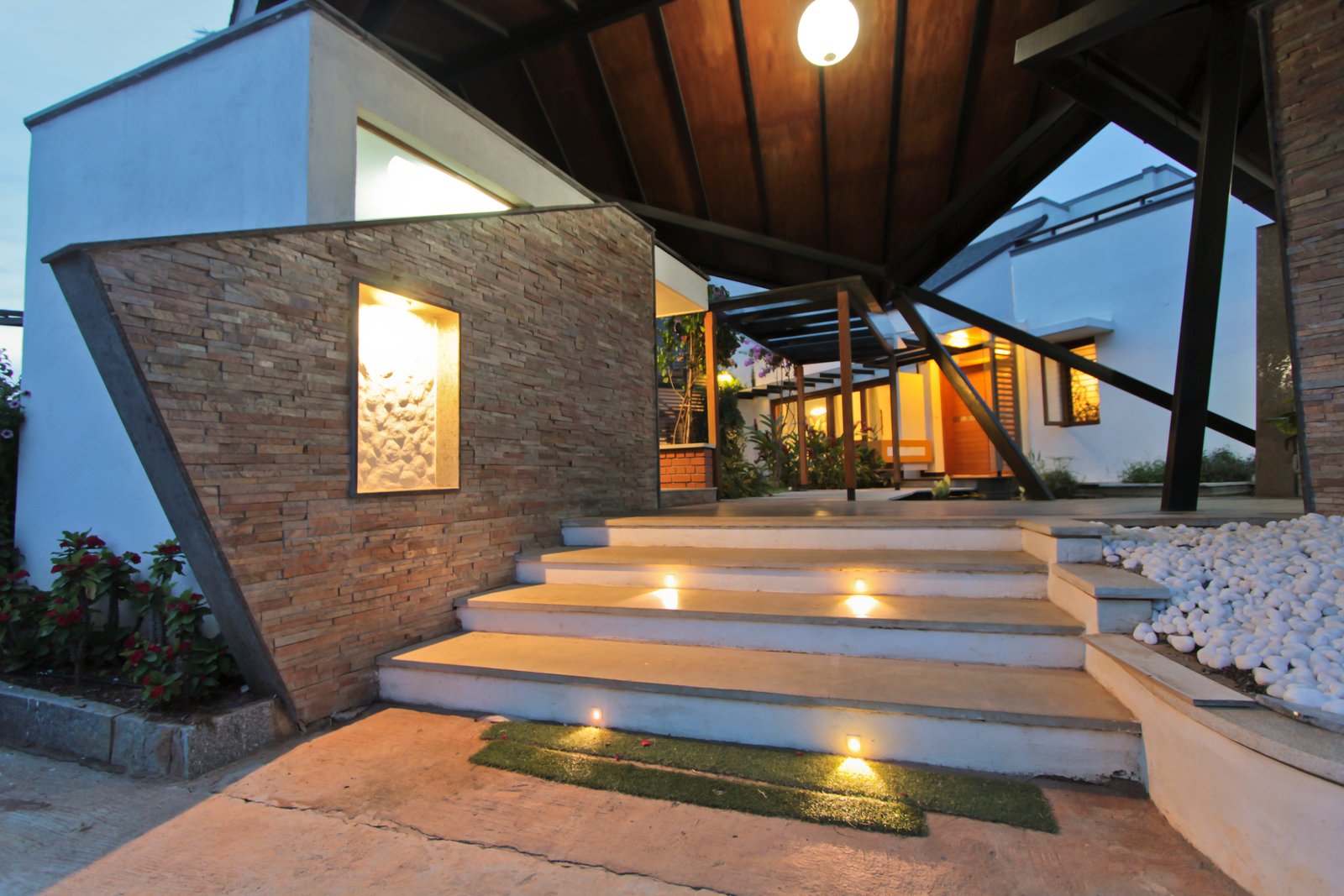 Elan House